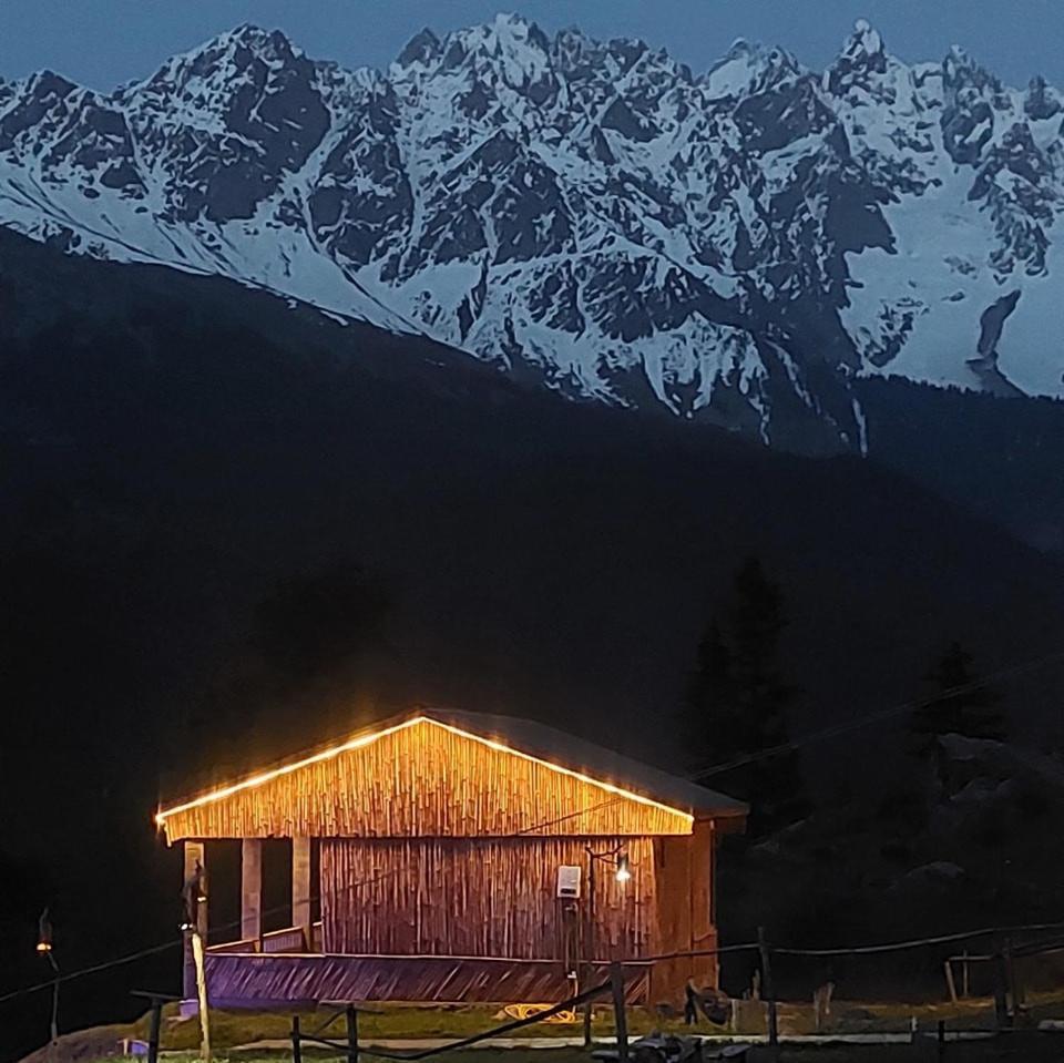 Khana Badosh Resort Kalam エクステリア 写真