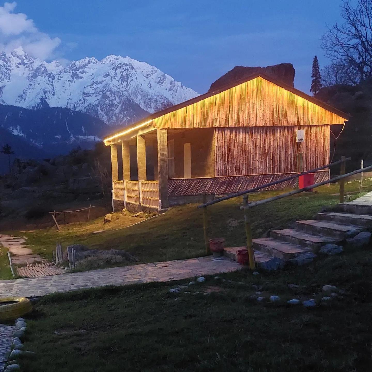 Khana Badosh Resort Kalam エクステリア 写真
